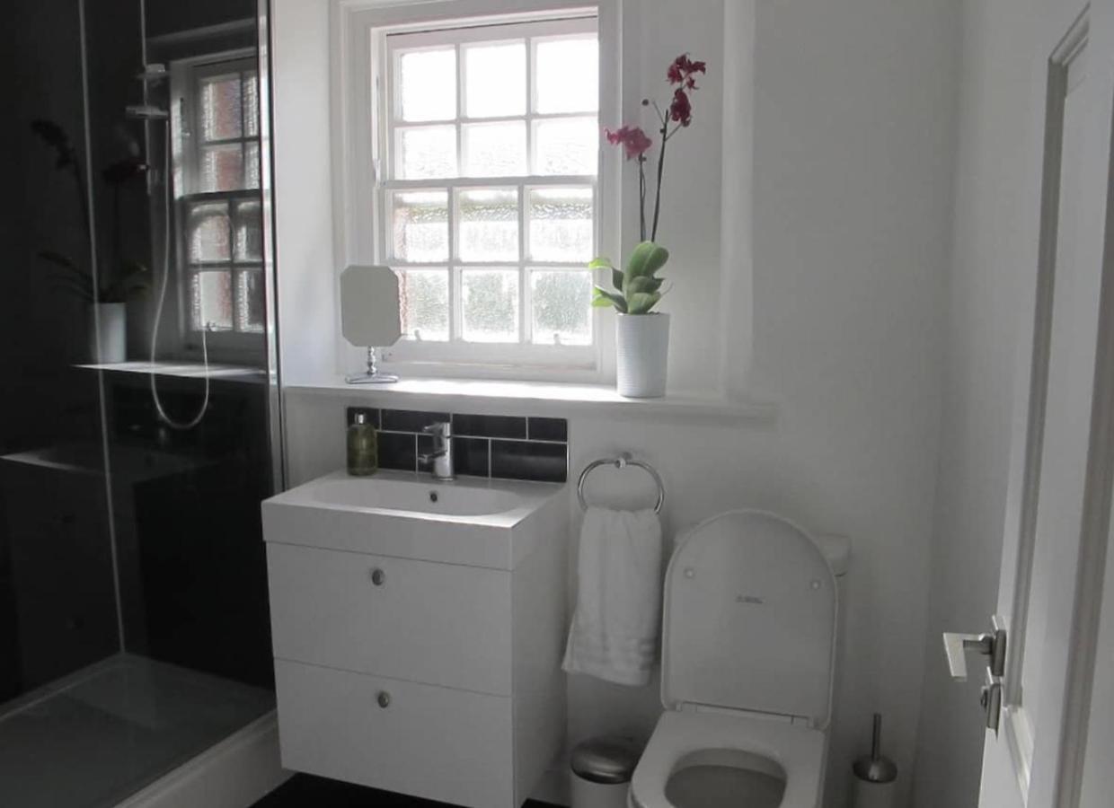 2 Chessels Court, Flat 3 Lägenhet Edinburg Exteriör bild